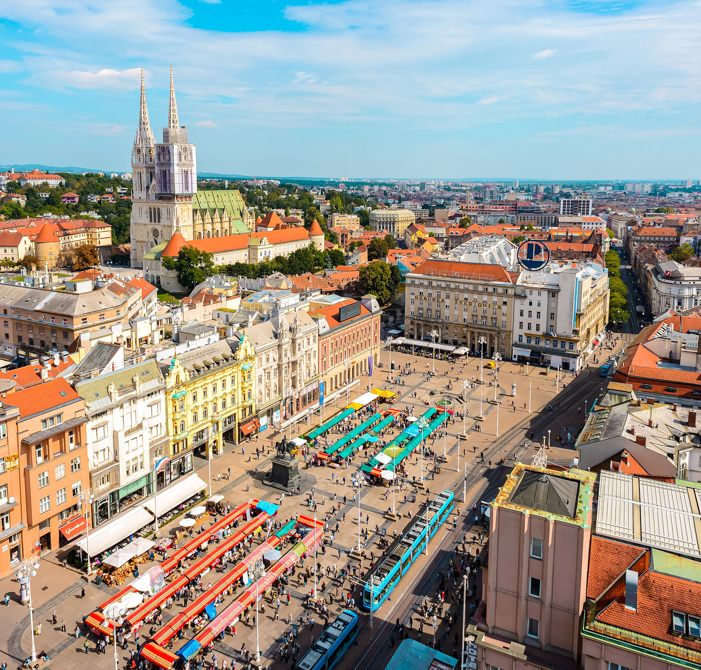 Загреб люди. Загреб время. Время в Загребе сейчас. University of Zagreb.